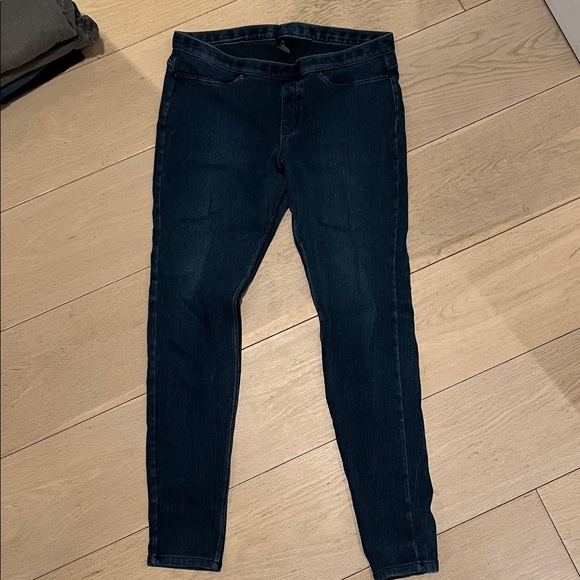 Hue jeggings 
Dark blue size large
Light blue siza large
Grey size M - Picture 4 of 4